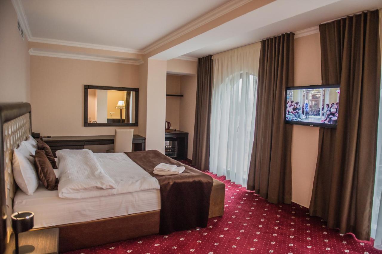 Bernardazzi Grand Hotel Chisinau Exterior photo