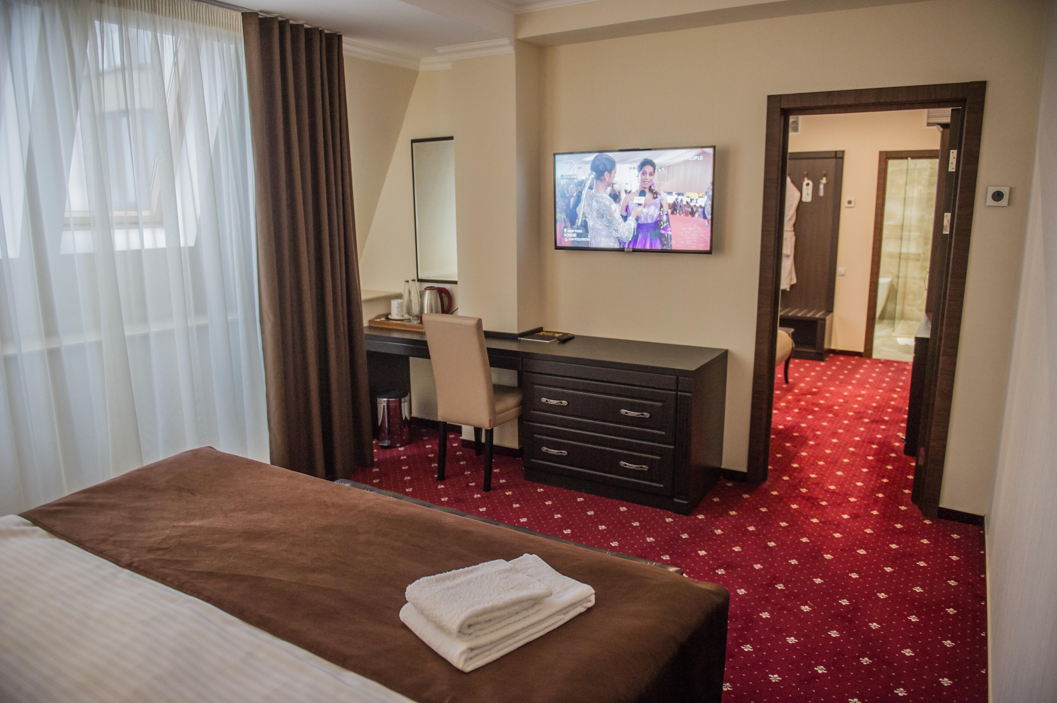 Bernardazzi Grand Hotel Chisinau Exterior photo
